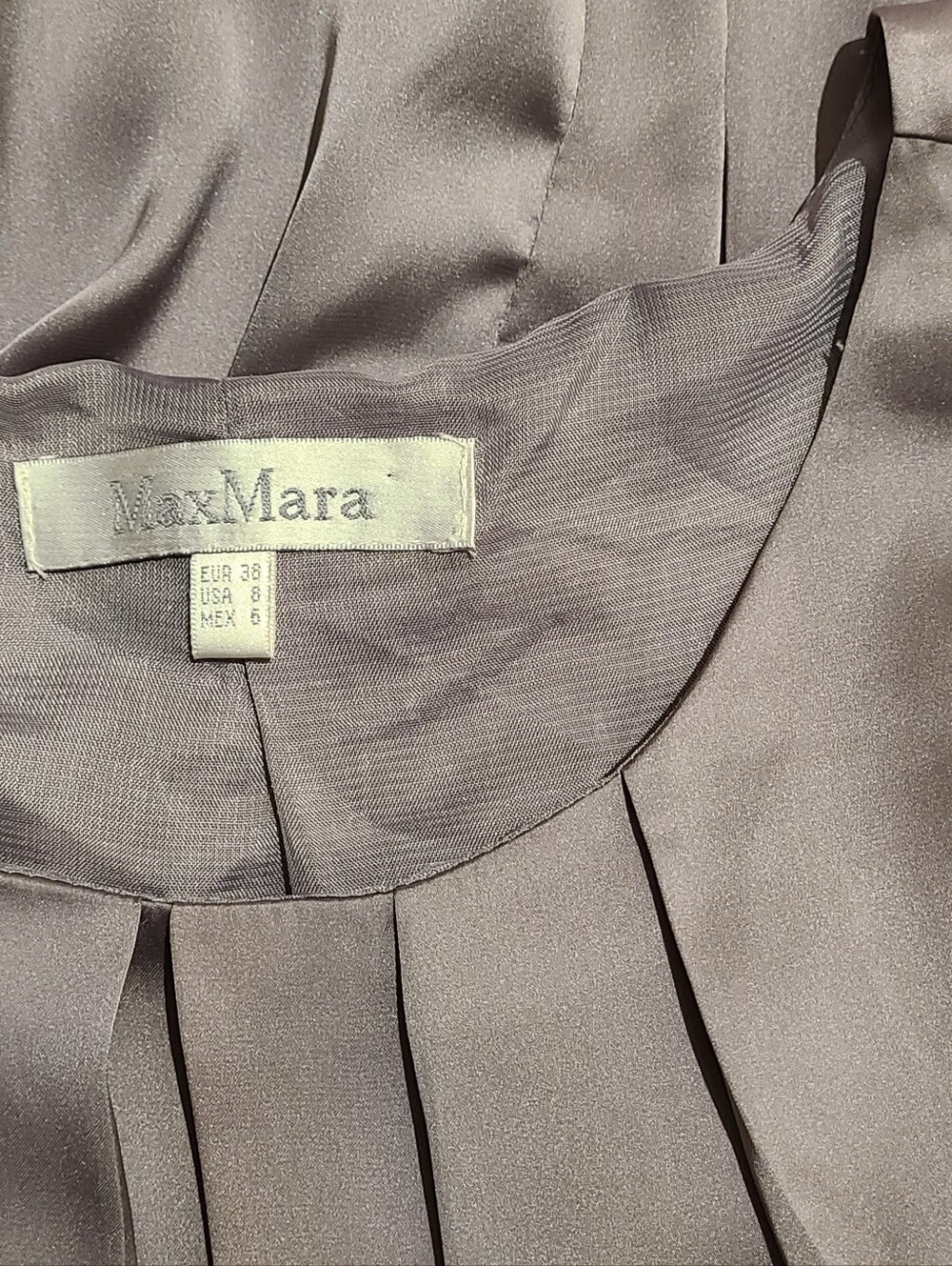 Max Mara Gray 100% Silk Sleeveless Pleated Bubble Hem Mini Dress Womens Size 6 - Picture 8 of 10